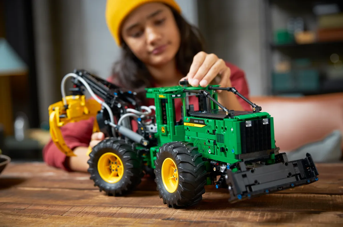 LEGO John Deere 948L-II Skidder (42157) - Bild 7