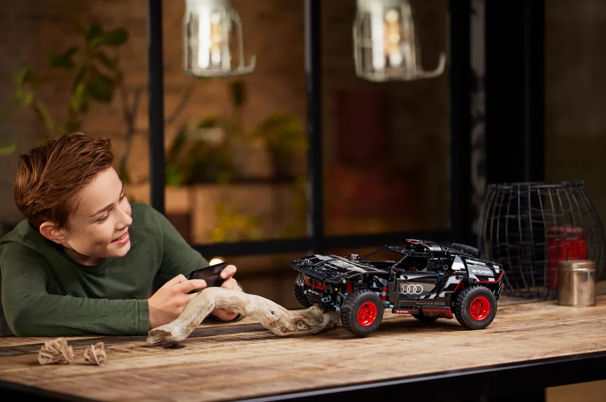 LEGO Audi RS Q e-tron (42160) - image 7