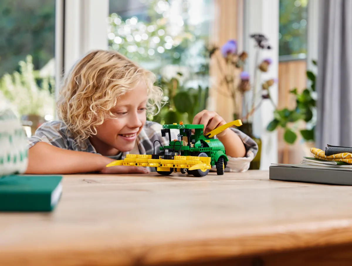 LEGO John Deere 9700 Forage Harvester (42168) - Bild 6