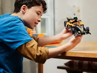 NEOM McLaren Formula E Race Car von LEGO – Produktfoto 8 von 10