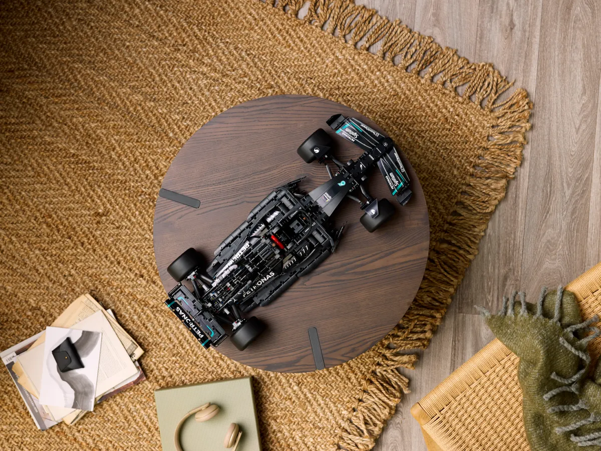 LEGO Mercedes-AMG F1 W14 E Performance (42171) - Bild 9