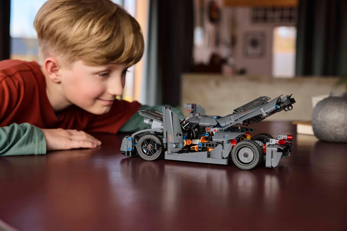 LEGO Koenigsegg Jesko Absolut Grey Hypercar (42173) - image 10
