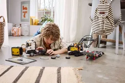 LEGO Volvo FMX Truck & EC230 Electric Excavator (42175) - afbeelding 9