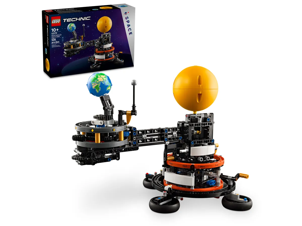 LEGO Planet Earth and Moon in Orbit (42179) - Bild 1