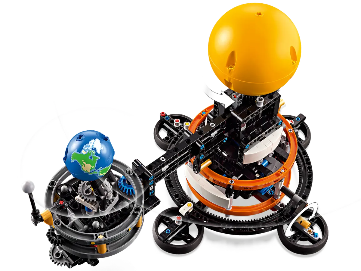 LEGO Planet Earth and Moon in Orbit (42179) - Bild 2