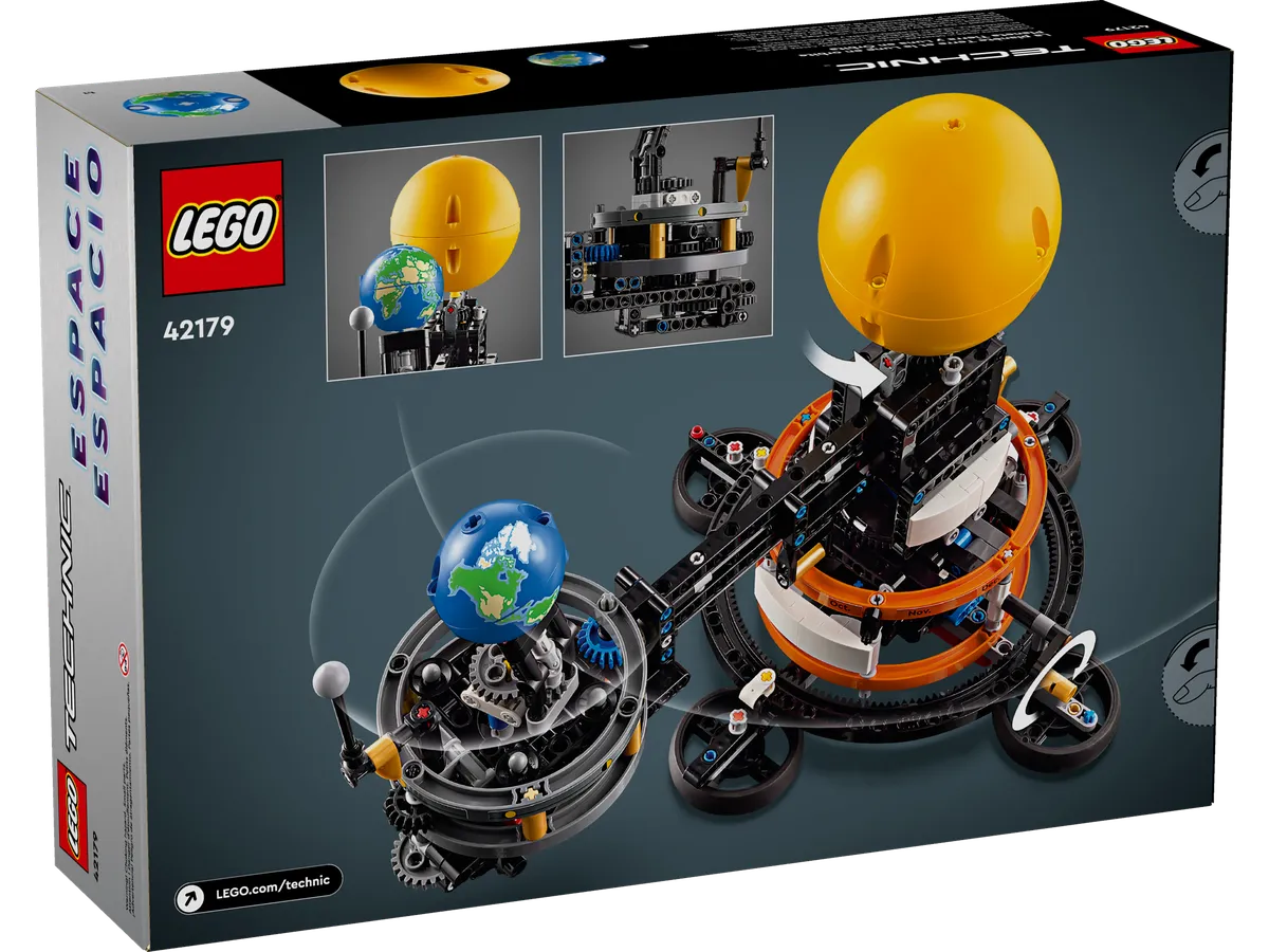 LEGO Planet Earth and Moon in Orbit (42179) - Bild 5