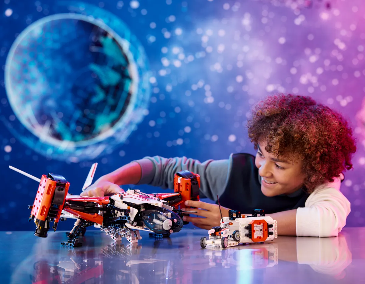 LEGO VTOL Heavy Cargo Spaceship LT81 (42181) - Bild 6