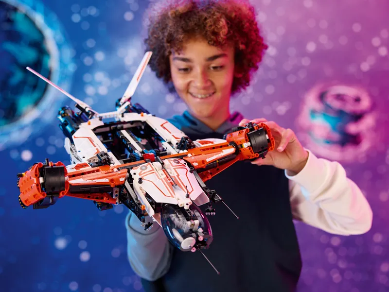 VTOL Heavy Cargo Spaceship LT81 von LEGO – Produktfoto 8 von 10