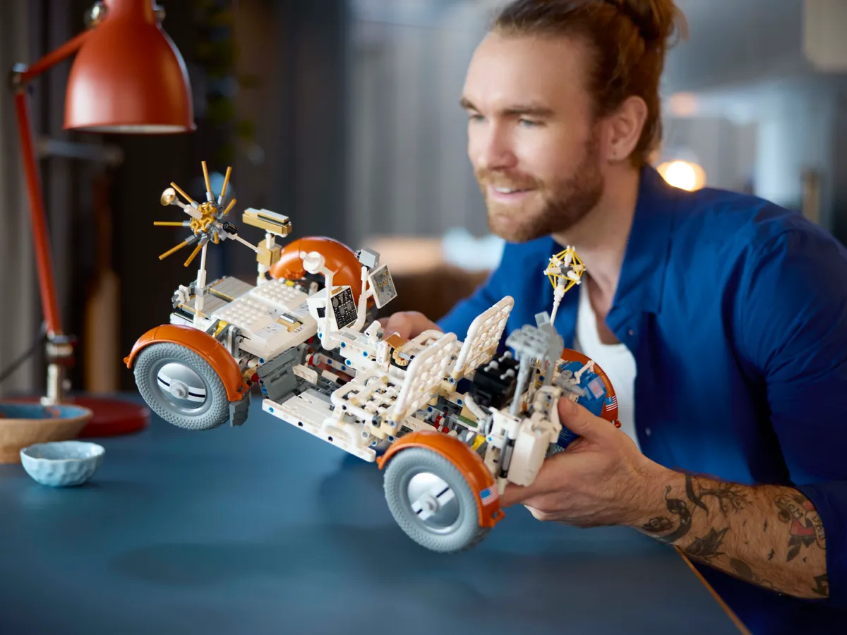 LEGO NASA Apollo Lunar Roving Vehicle - LRV (42182) - Bild 5