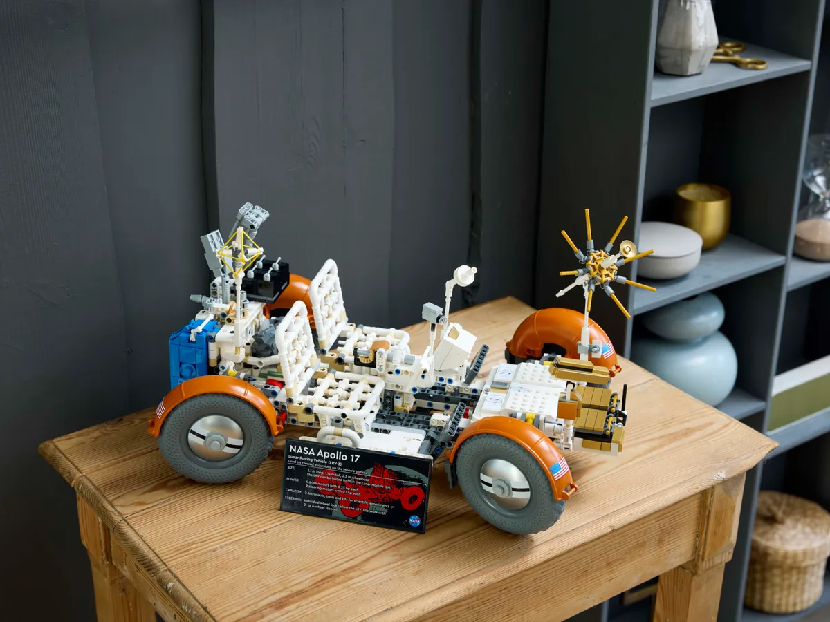 LEGO NASA Apollo Lunar Roving Vehicle - LRV (42182) - Bild 6