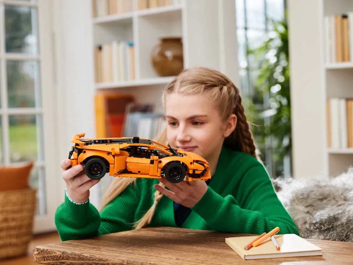 LEGO Lamborghini Huracán Tecnica Orange (42196) - Bild 7