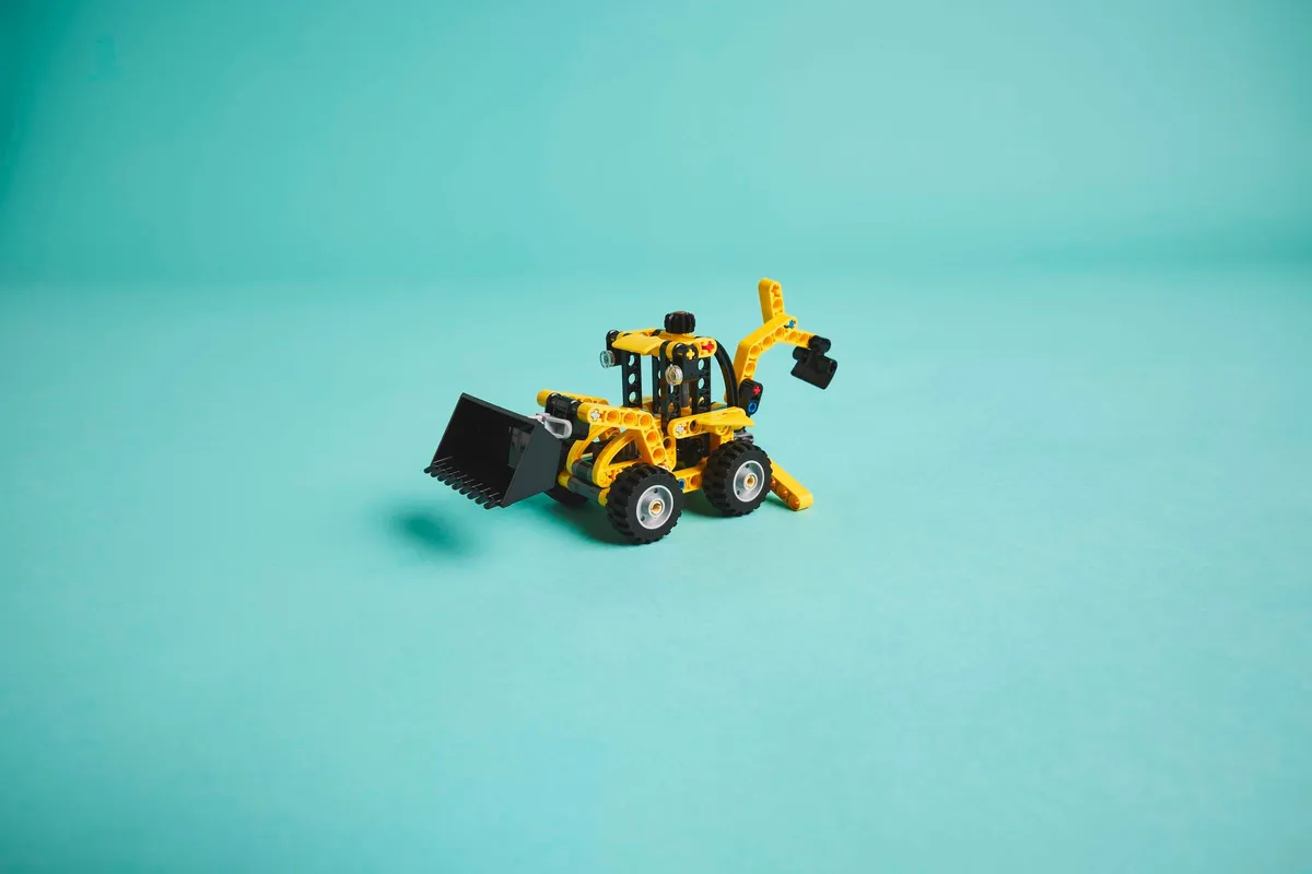 LEGO Backhoe Loader (42197) - image 9