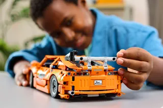 Fast and Furious Toyota Supra MK4 van LEGO – productfoto 11 van 12