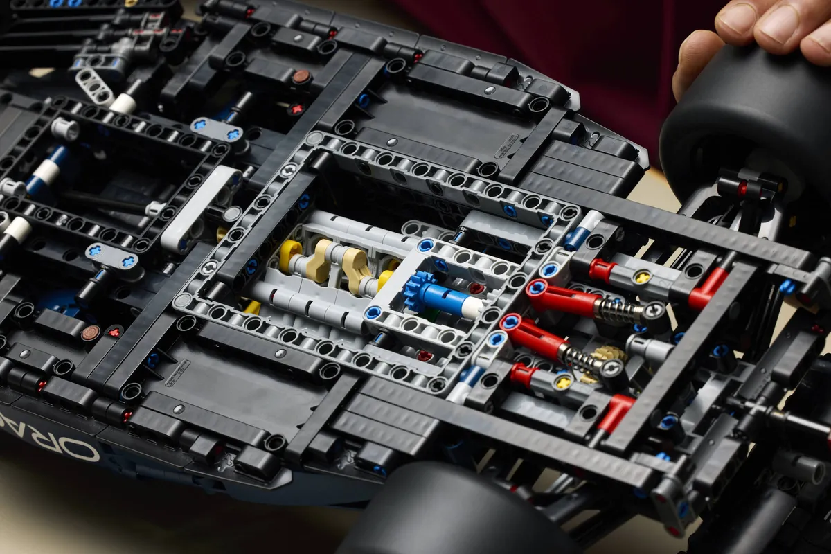 LEGO Oracle Red Bull Racing RB20 F1 Car (42206) - Bild 10