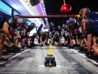 Oracle Red Bull Racing RB20 F1 Car - Image 4 of 13