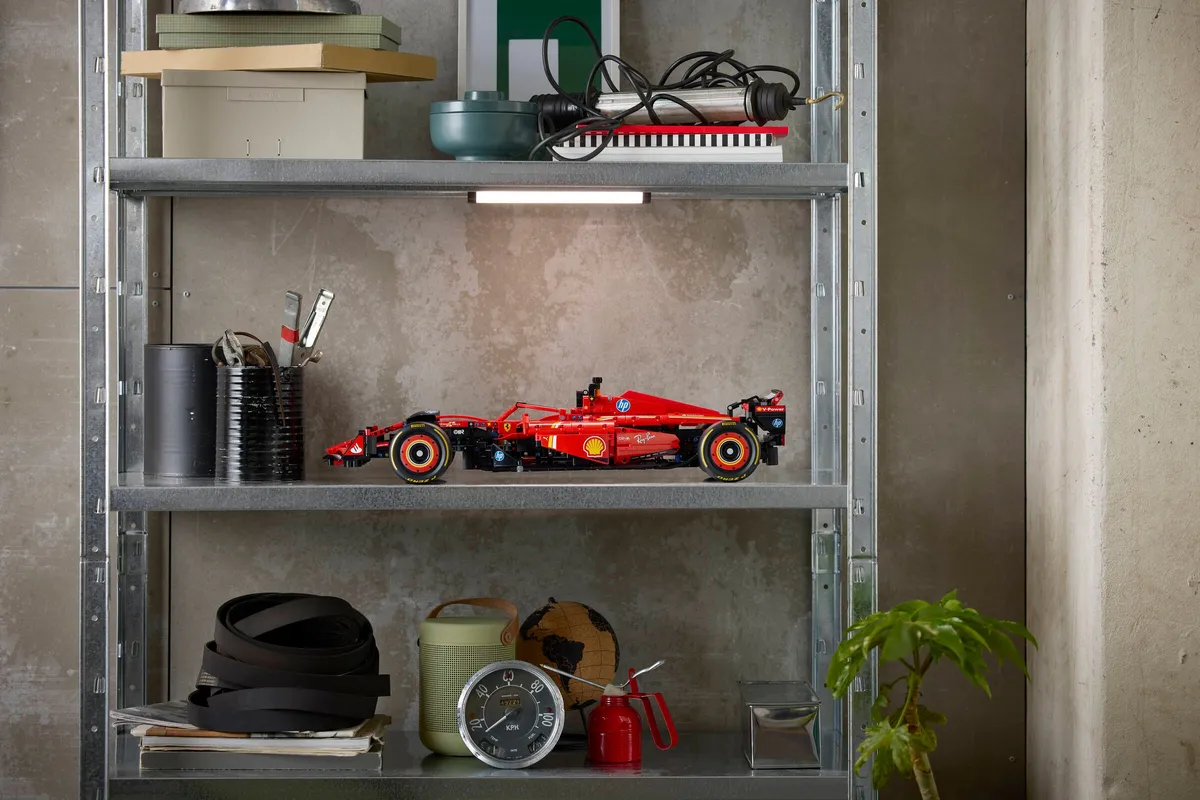 LEGO Ferrari SF-24 F1 Car (42207) - Bild 10