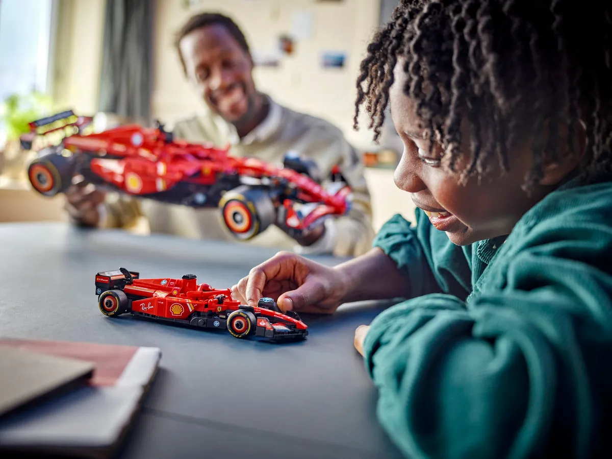 LEGO Ferrari SF-24 F1 Car (42207) - Bild 14
