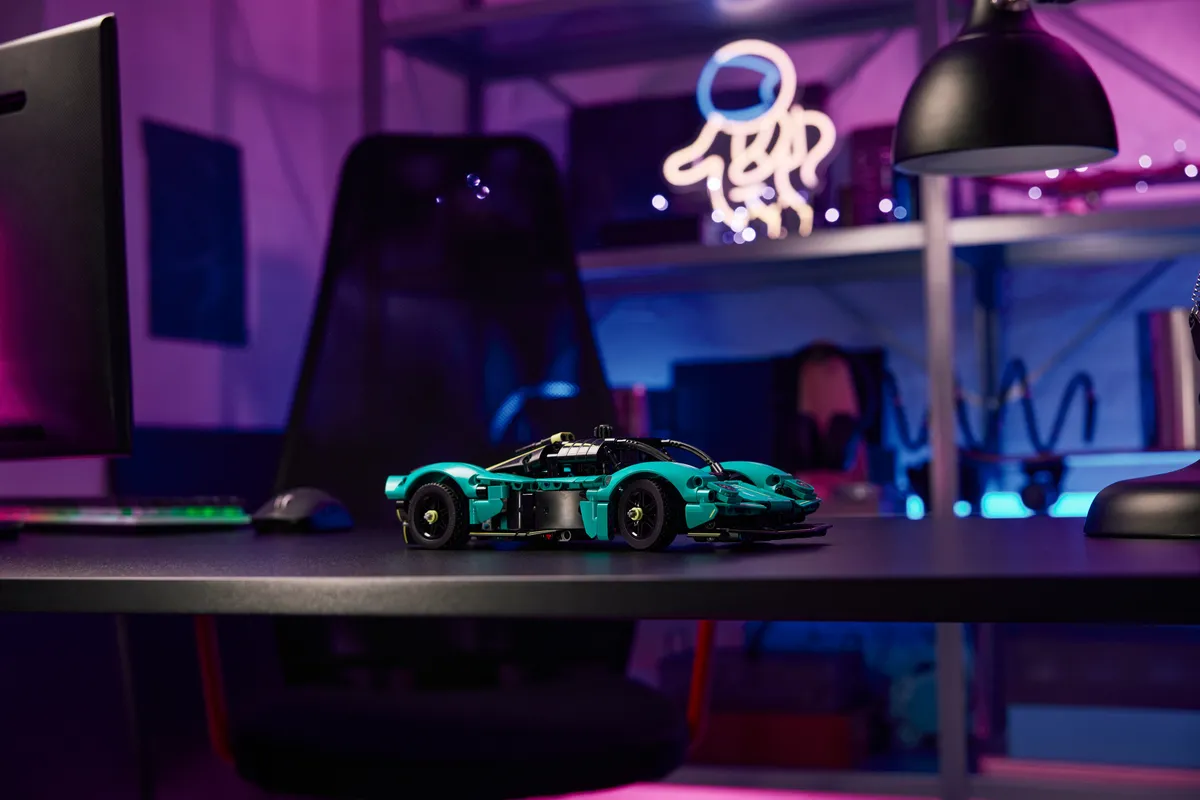 LEGO Aston Martin Valkyrie (42208) - Bild 7
