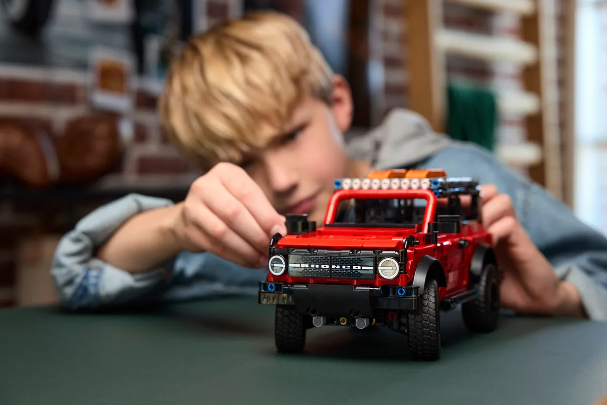 LEGO Ford Bronco® SUV (42213) - image 6