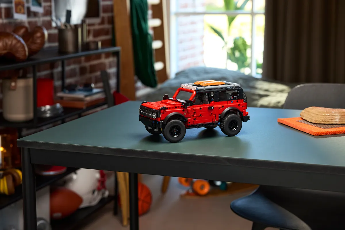 LEGO Ford Bronco® SUV (42213) - image 8