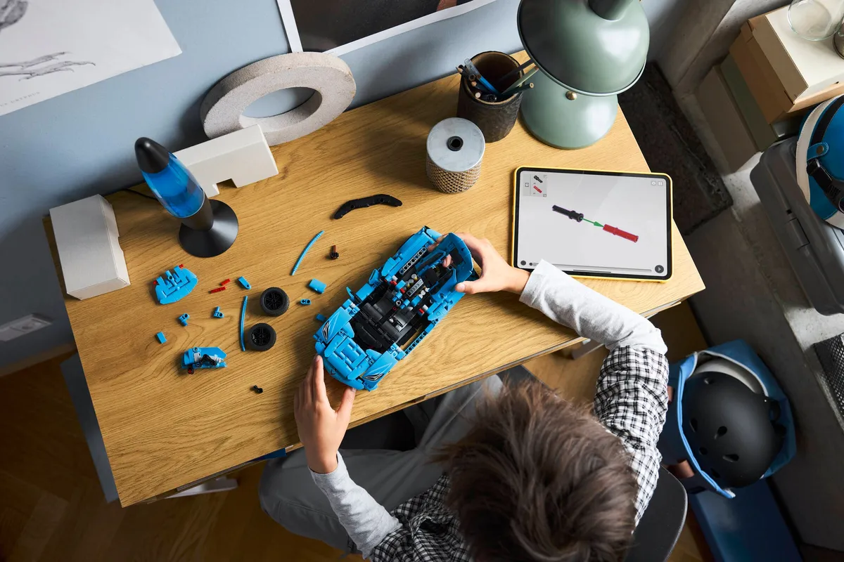 LEGO Chevrolet Corvette Stingray Blue (42217) - Bild 10