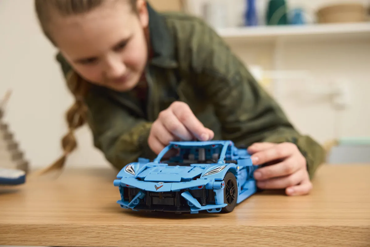 LEGO Chevrolet Corvette Stingray Blue (42217) - Bild 8