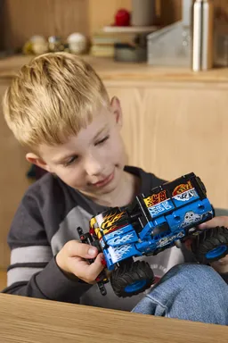 LEGO Monster Jam™ Grave Digger™ Fire and Ice (42219) - afbeelding 7