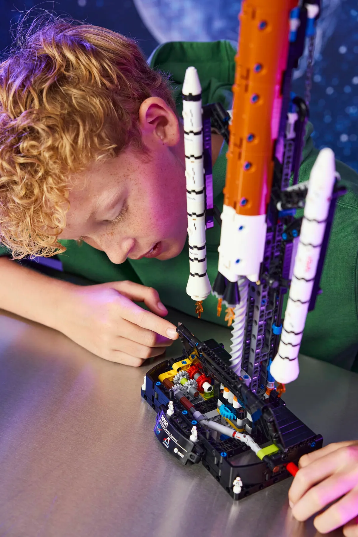 LEGO NASA Artemis Space Launch System Rocket (42221) - image 7