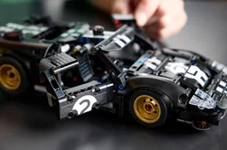 LEGO 1966 Ford GT40 MKII Race Car (42223) - afbeelding 10