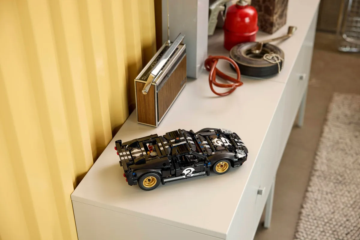 LEGO 1966 Ford GT40 MKII Race Car (42223) - Bild 13