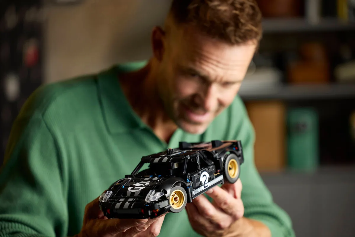 LEGO 1966 Ford GT40 MKII Race Car (42223) - Bild 7