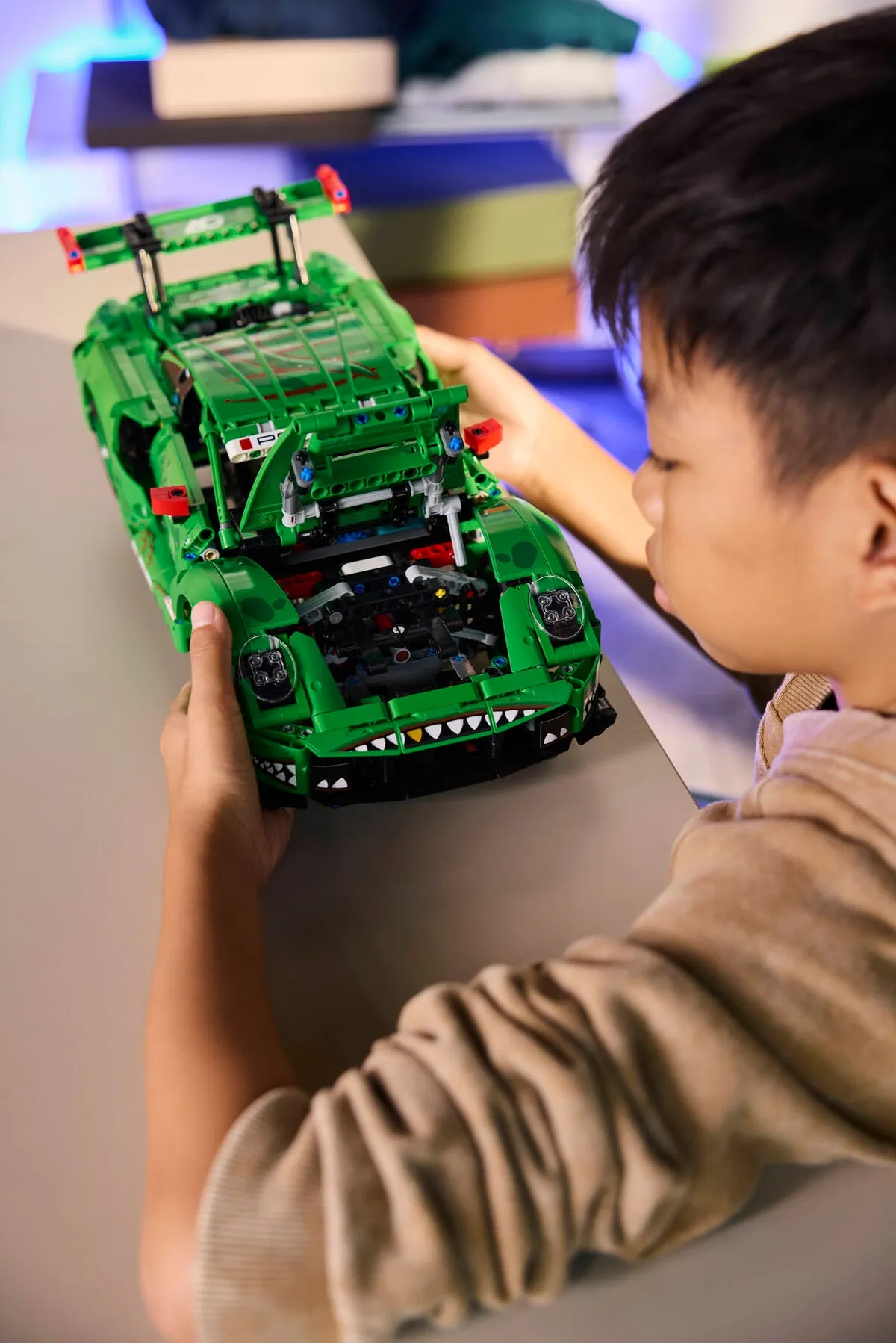 LEGO Porsche 911 GT3 R REXY AO Racing Car (42224) - afbeelding 9