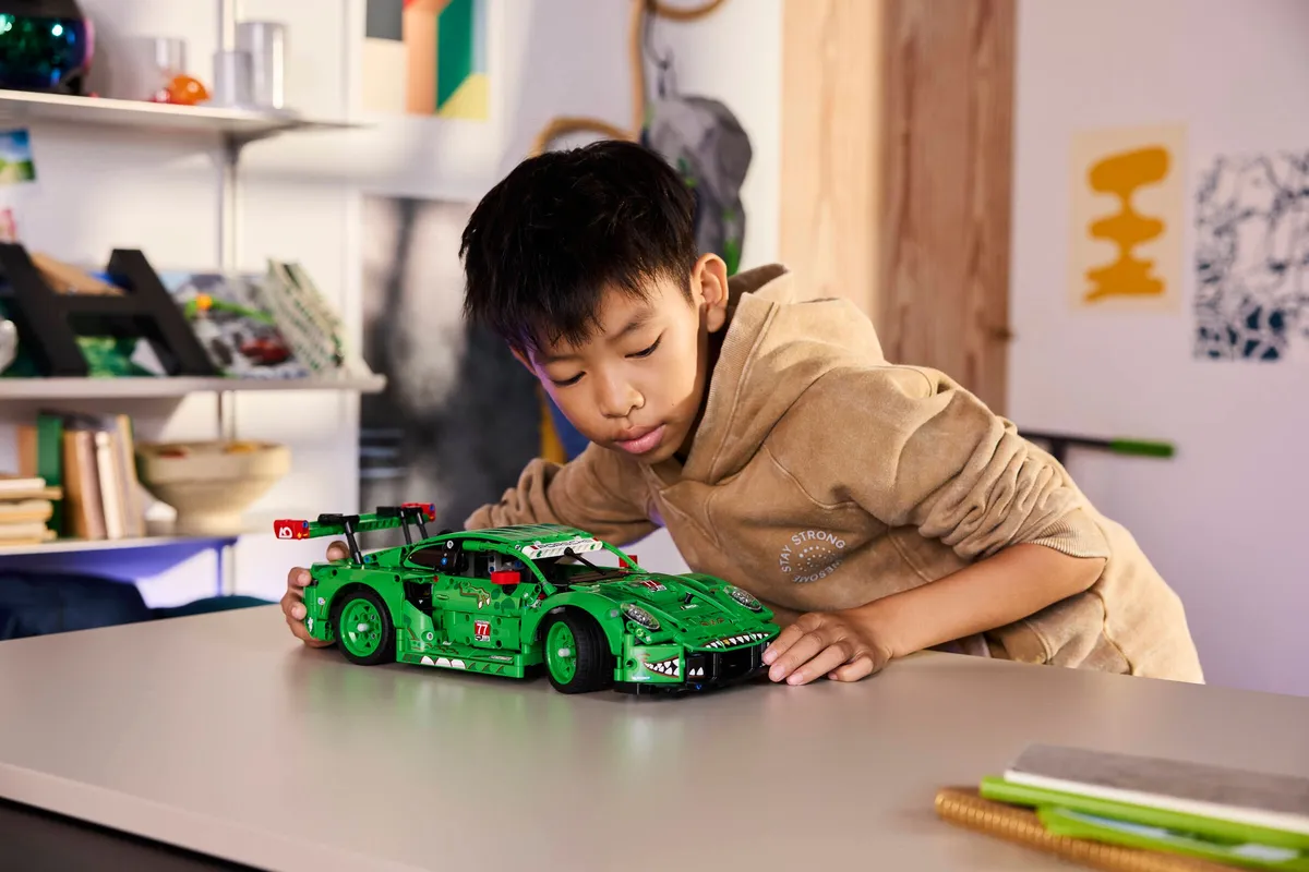 LEGO Porsche 911 GT3 R REXY AO Racing Car (42224) - afbeelding 6