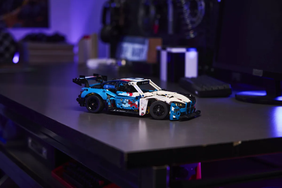LEGO BMW M4 GT3 EVO Race Car (42226) - Bild 7