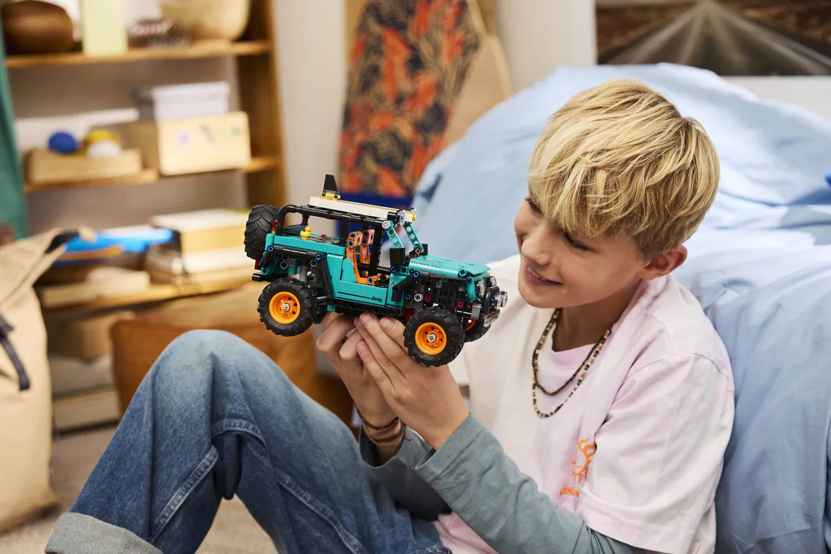 LEGO Jeep® Wrangler Rubicon SUV (42227) - Bild 5