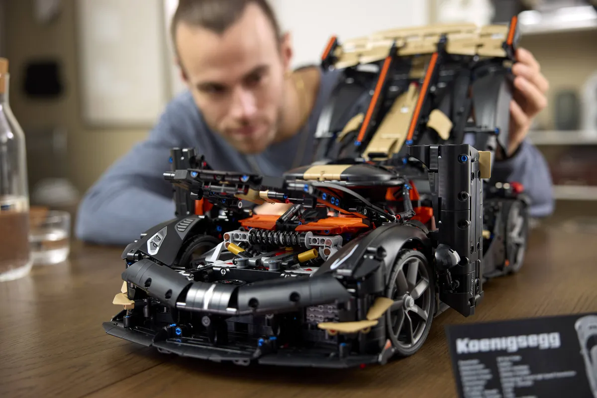 LEGO Koenigsegg Sadair's Spear Megacar (42232) - afbeelding 13