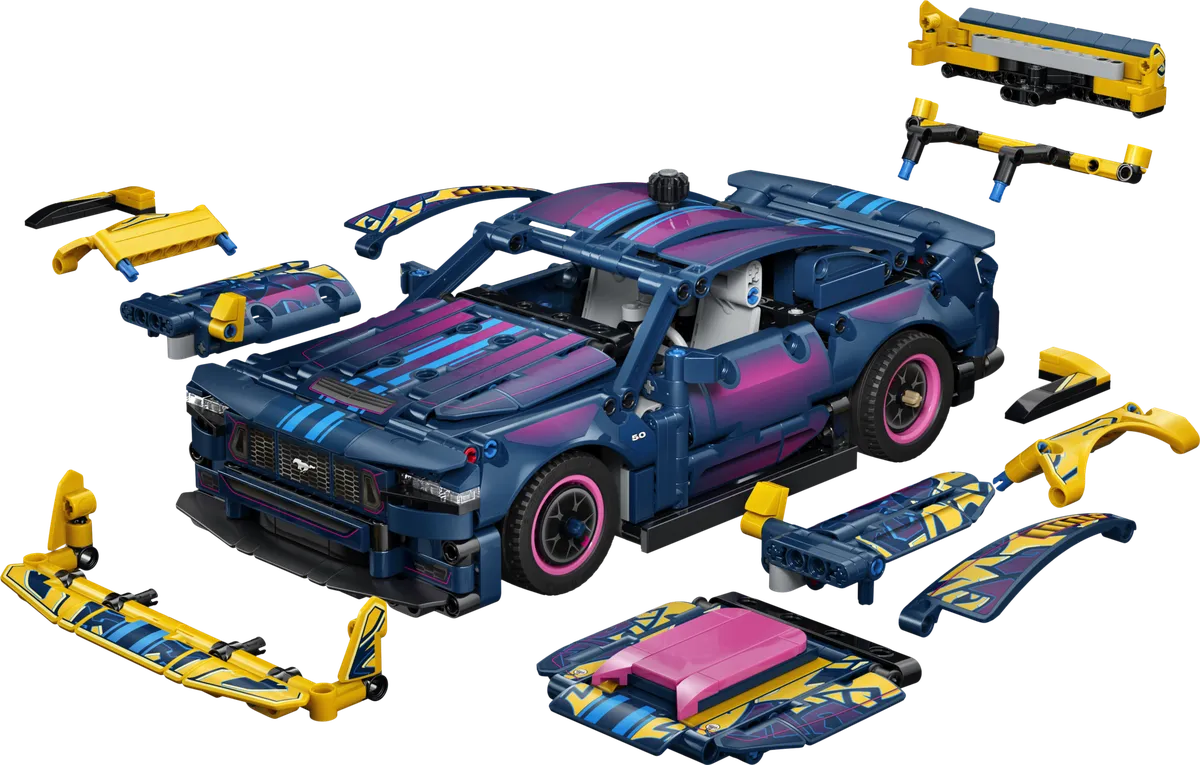 LEGO Custom Garage Ford Mustang GT Car (42236)