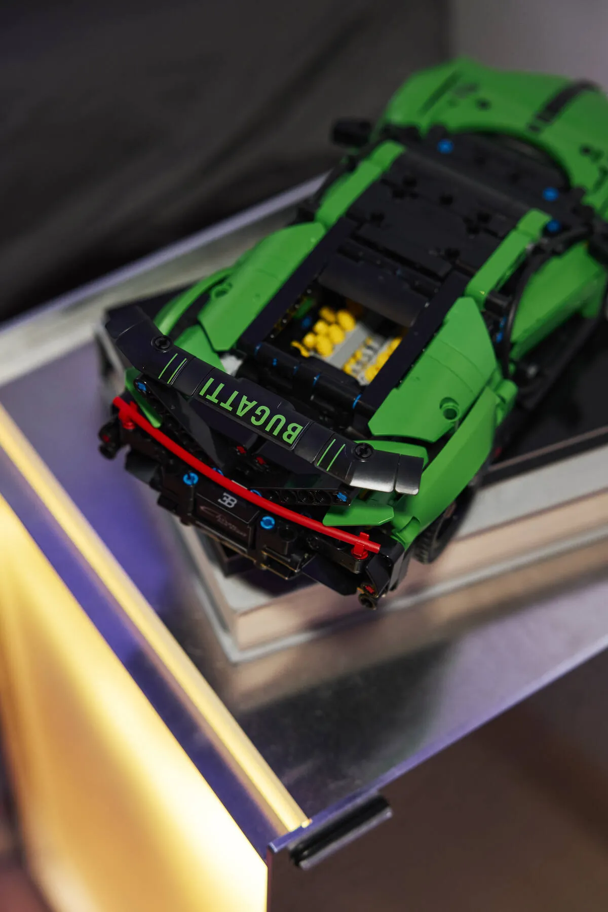 LEGO Green Bugatti Chiron Pur Sport Hypercar (42241) - Bild 9