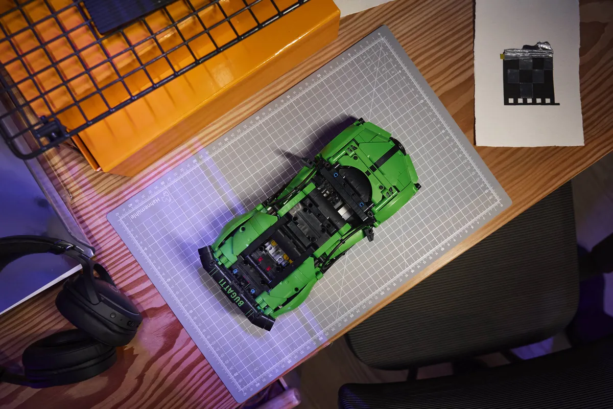 LEGO Green Bugatti Chiron Pur Sport Hypercar (42241) - Bild 10