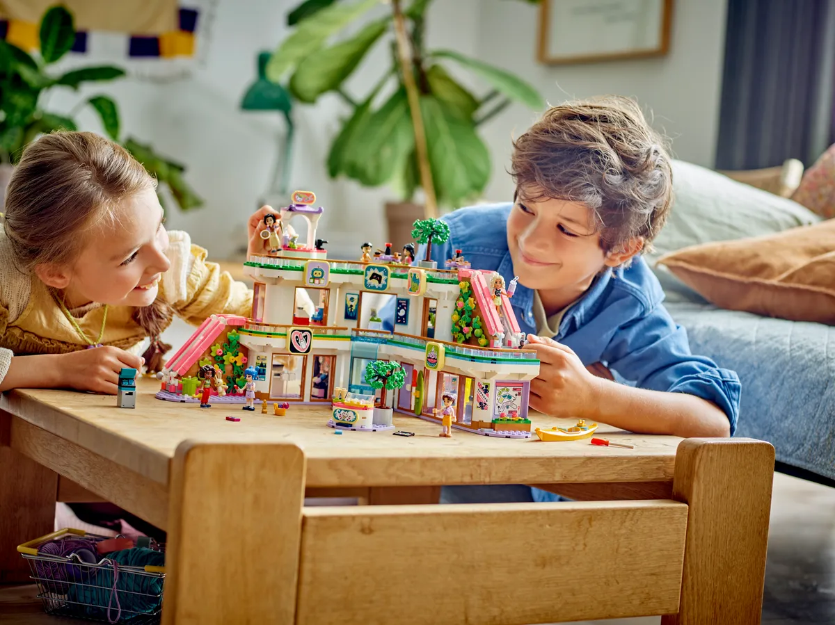 LEGO Heartlake City Shopping Mall (42604) - Bild 9