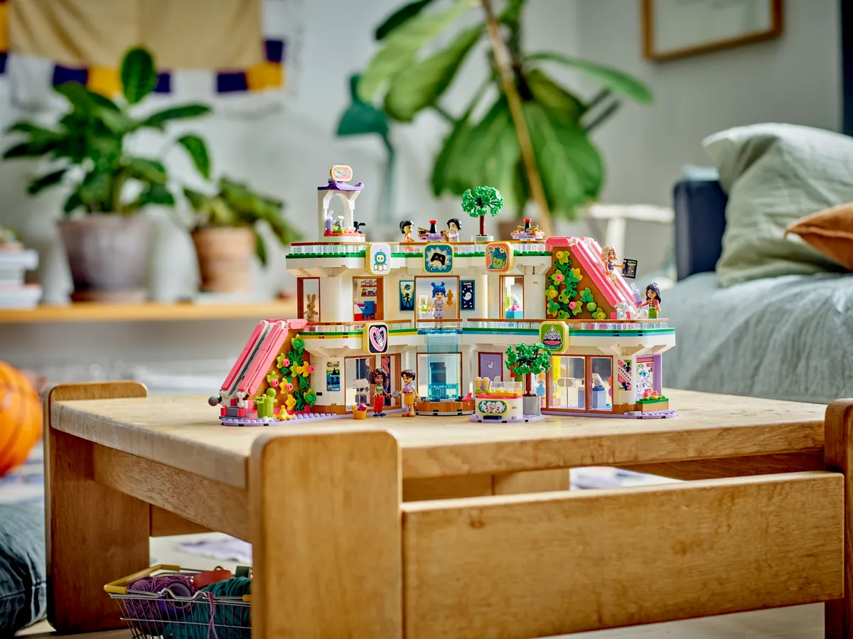 LEGO Heartlake City Shopping Mall (42604) - Bild 11