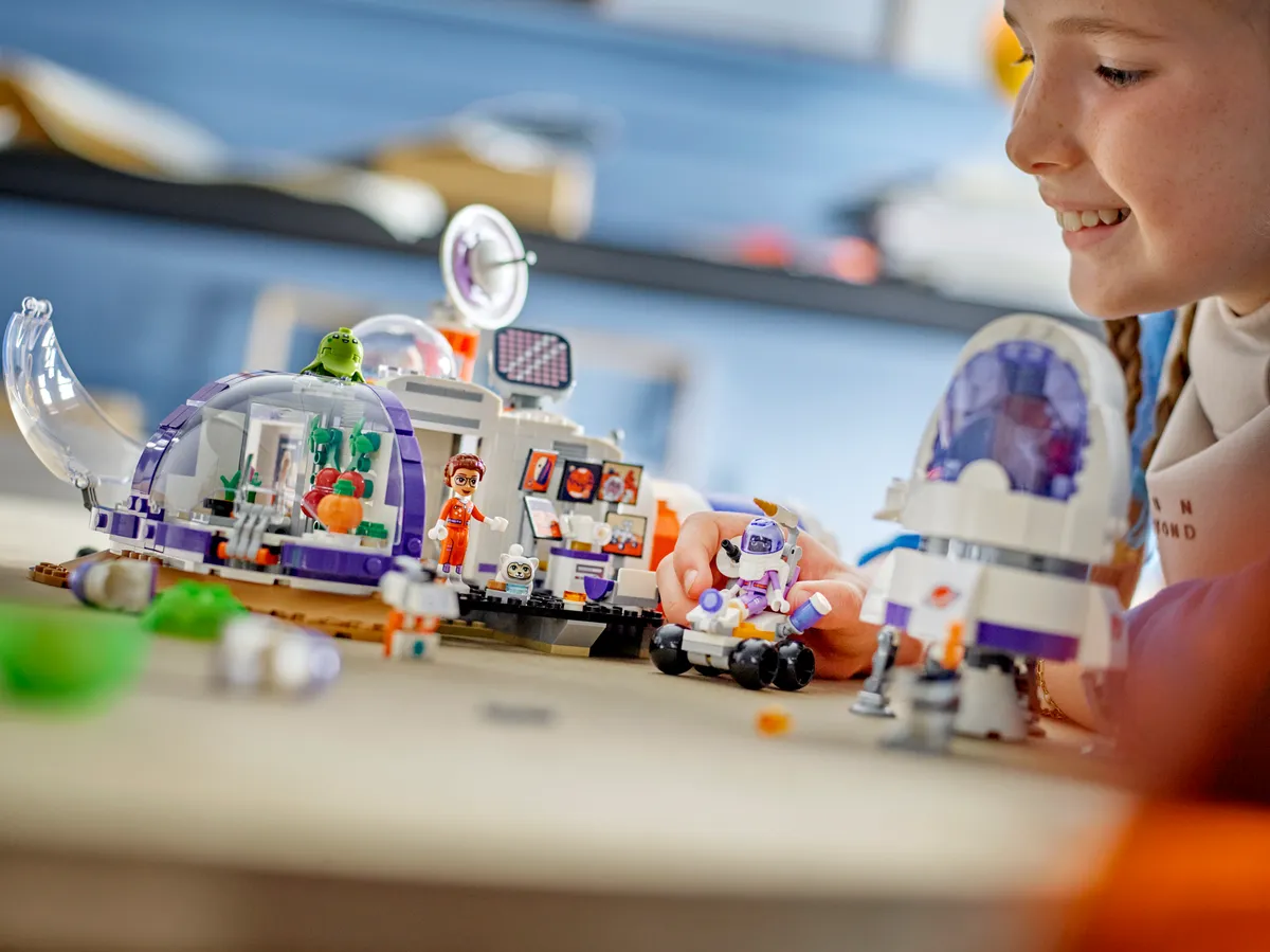 LEGO Mars Space Base and Rocket (42605) - image 10
