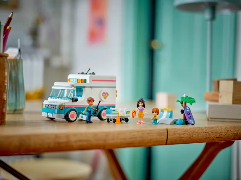 Heartlake City Hospital Ambulance by LEGO – product photo 9 of 9