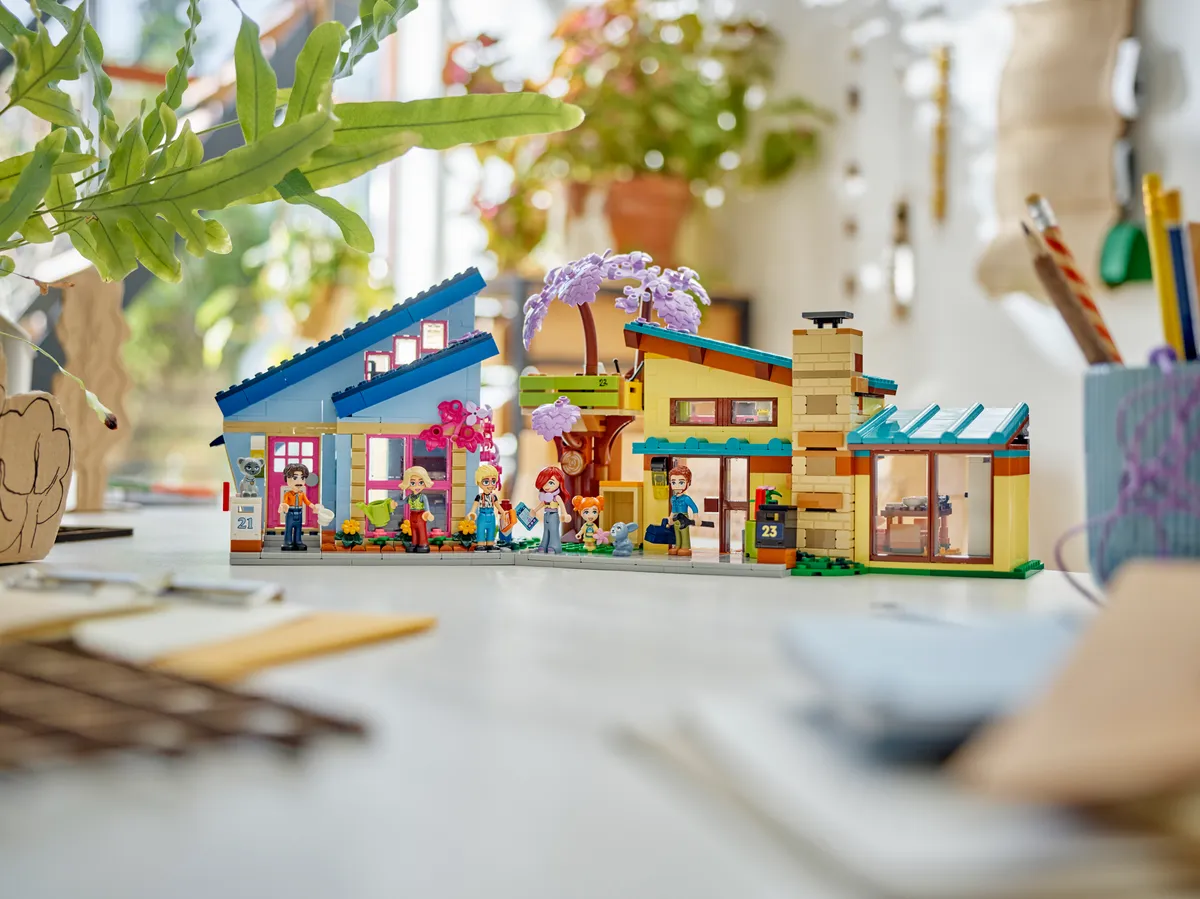 LEGO Olly and Paisley's Family Houses (42620) - Bild 10