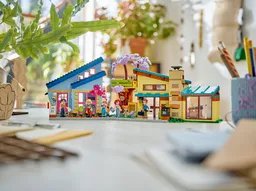 LEGO Olly and Paisley's Family Houses (42620) - image 10