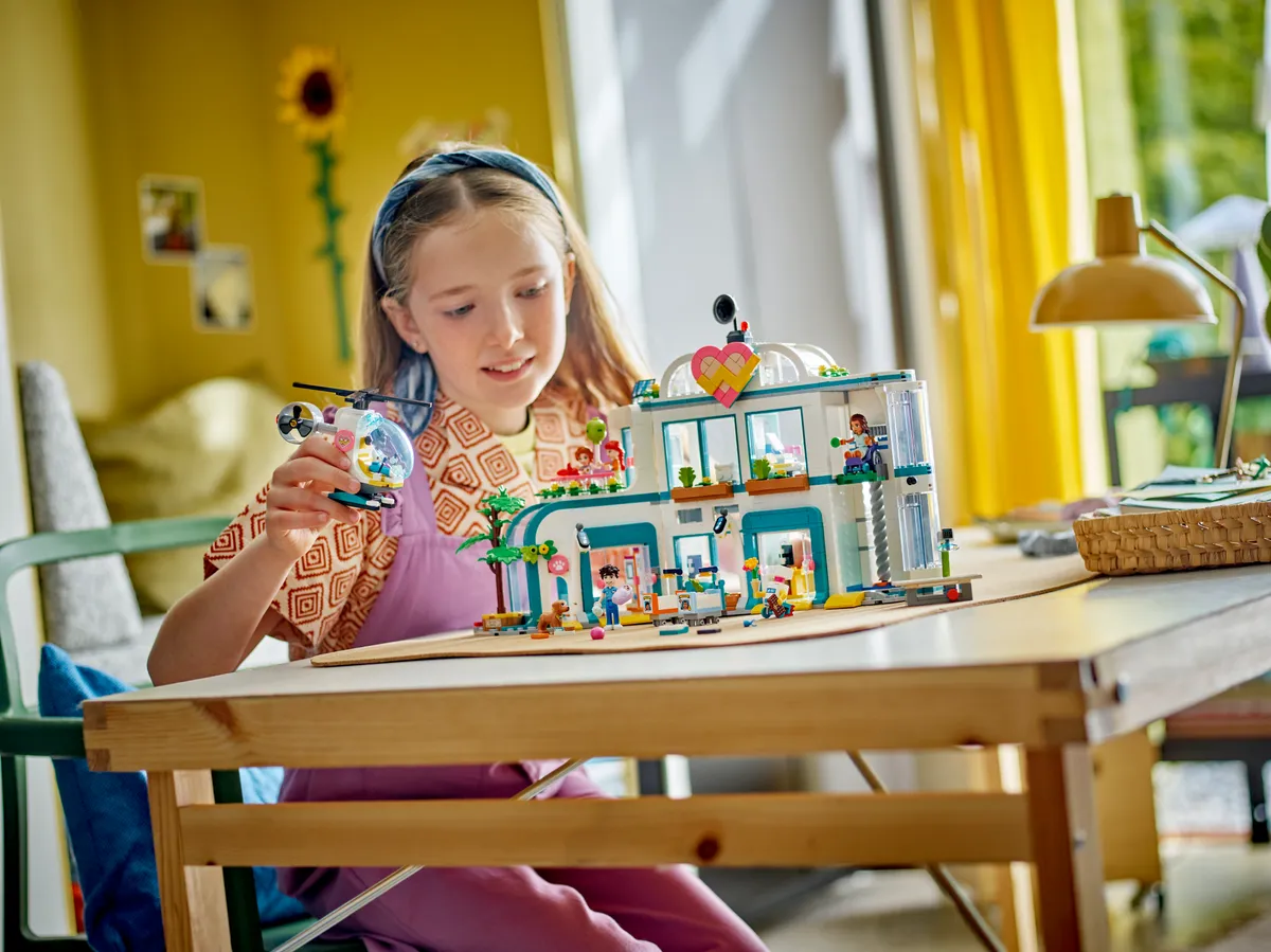 LEGO Heartlake City Hospital (42621) - Bild 9