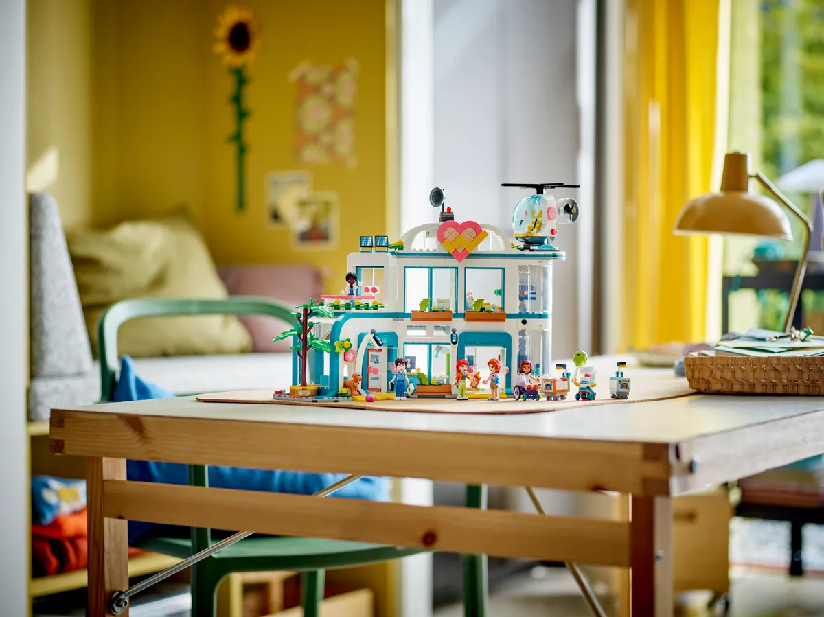 LEGO Heartlake City Hospital (42621) - Bild 11