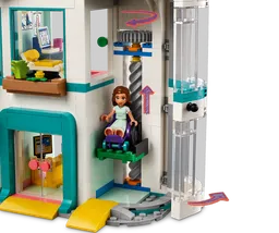 LEGO Heartlake City Hospital (42621) - image 5