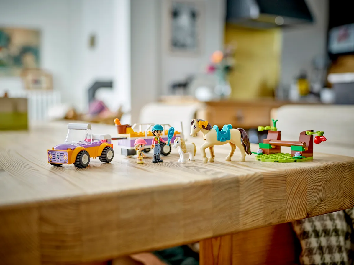 LEGO Horse and Pony Trailer (42634) - Bild 5