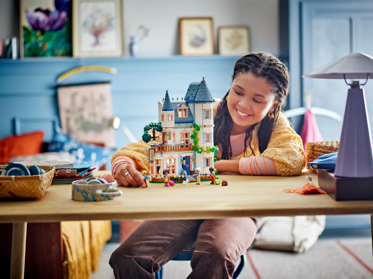 LEGO Castle Bed and Breakfast (42638) - Bild 7